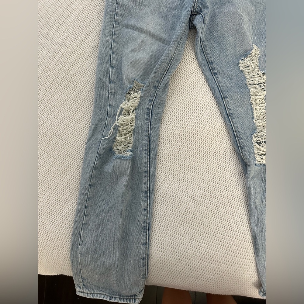 Levi's Light Wash Distressed Wedgie Straight Leg Jeans Size 24 - Picture 3 of 10